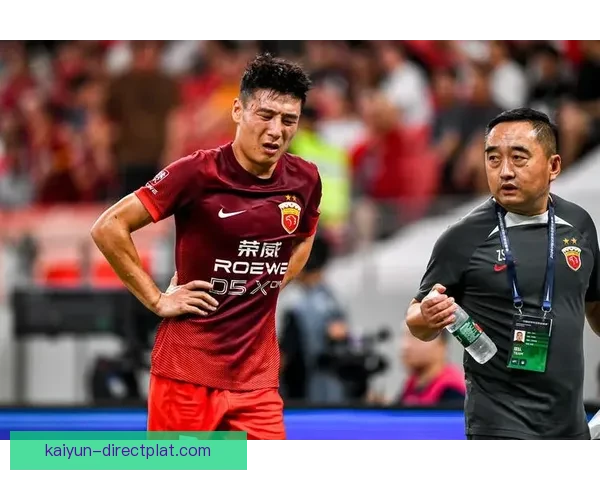 上海海港本赛季中超表现稳健，领跑积分榜展现霸主实力